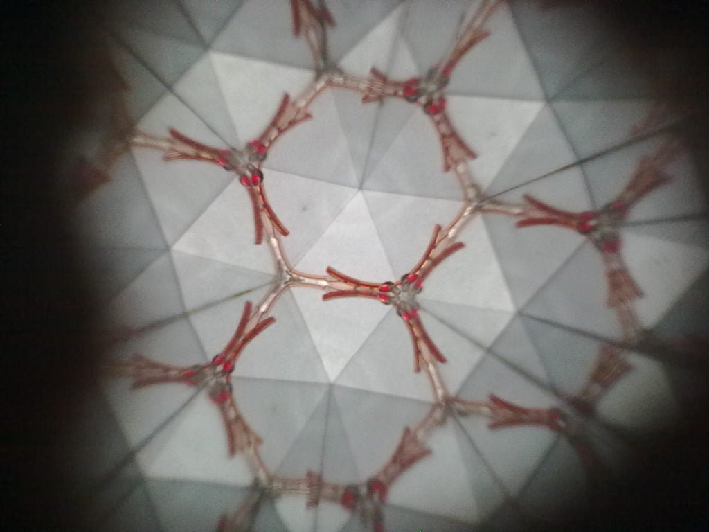 how to make a kaleidoscope